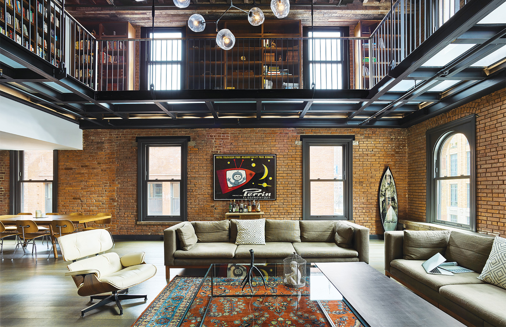 Unlocking the secrets of a perfectly curated warehouse chic living room