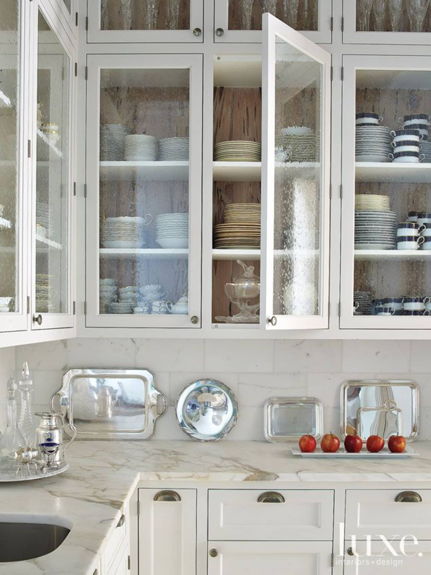 A Gallery Of Glass Kitchen Cabinet Doors That Are Gorgeous And ... for Integrating Glass Door Cabinets Seamlessly into Your Interior