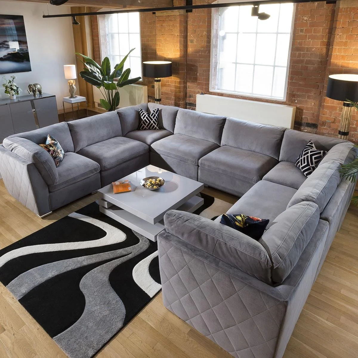 The Versatility of U-Shaped Sectional Sofas in Modern Homes