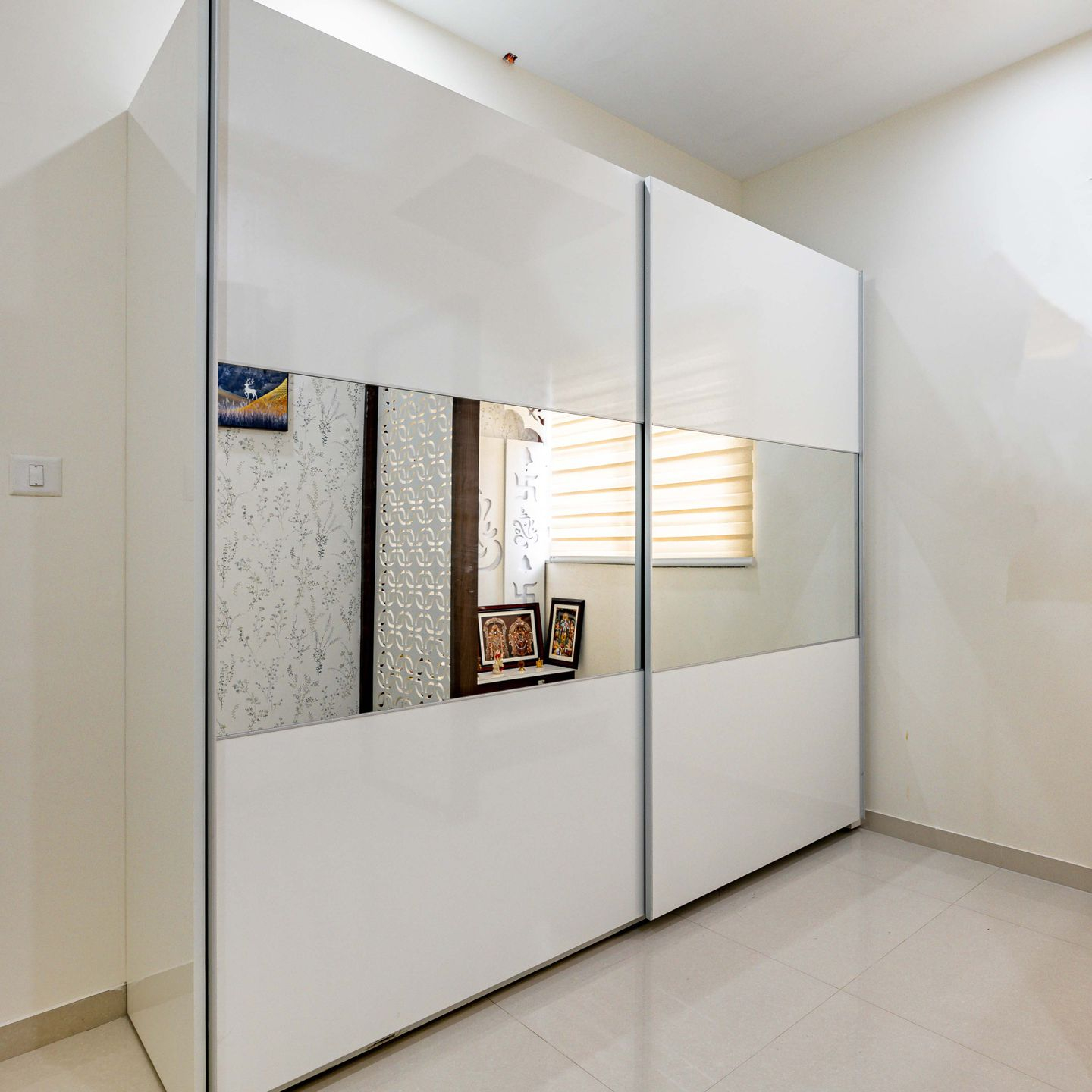 White 2-Door Sliding Wardrobe With Mirrored Panel | Livspace with