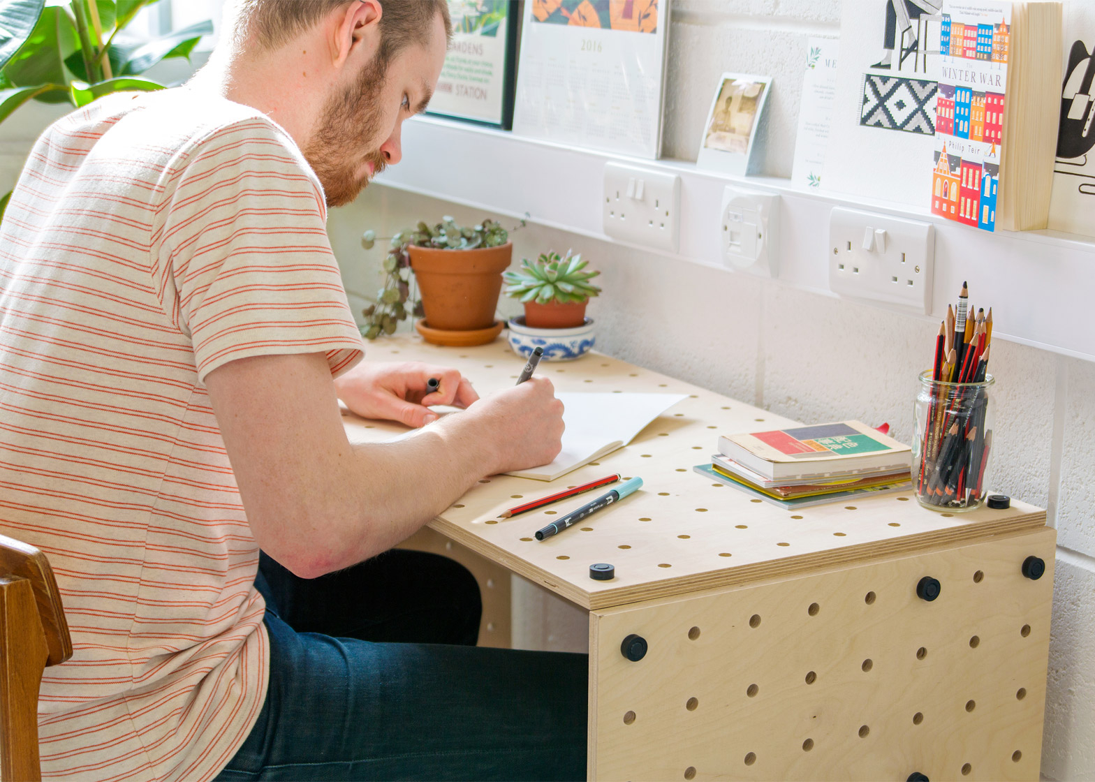 Portable Flat Pack Furniture For Frequent Movers | Designs &amp;amp;Amp; Ideas On ... pertaining to