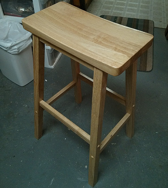 A Deep Dive into the Craftsmanship of Sturdy Rubberwood Chairs