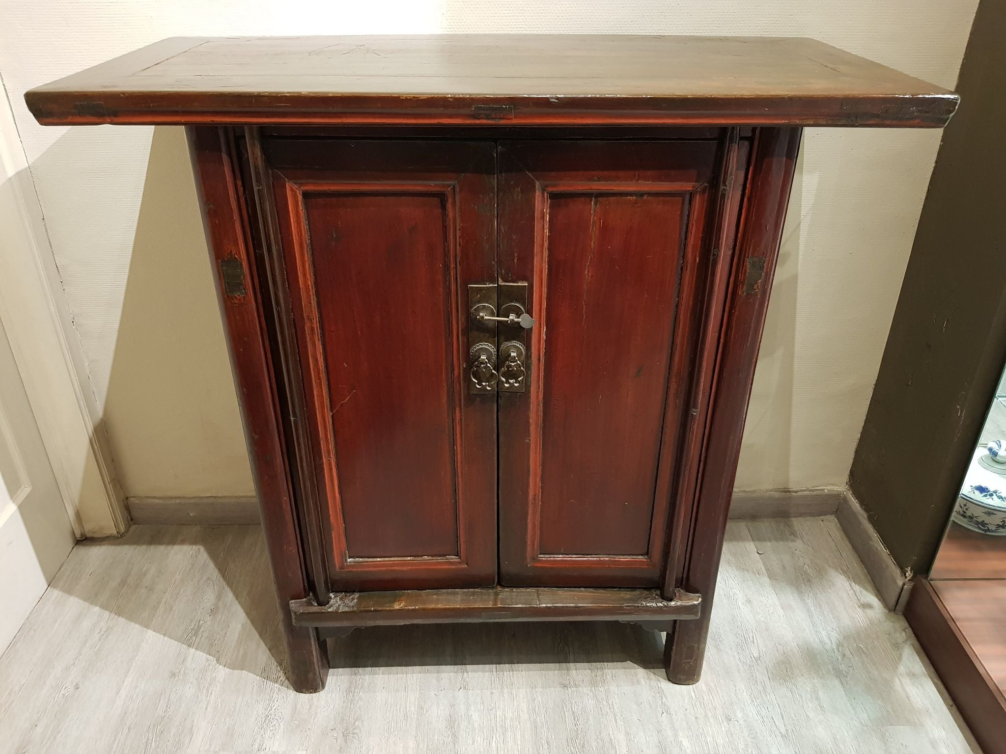 Chine – Buffet Shanxi – 19Ème – Vendu - Galerie Raoul Dutillieul intended for Understanding the History and Design of Shanxi Low Boy Buffets