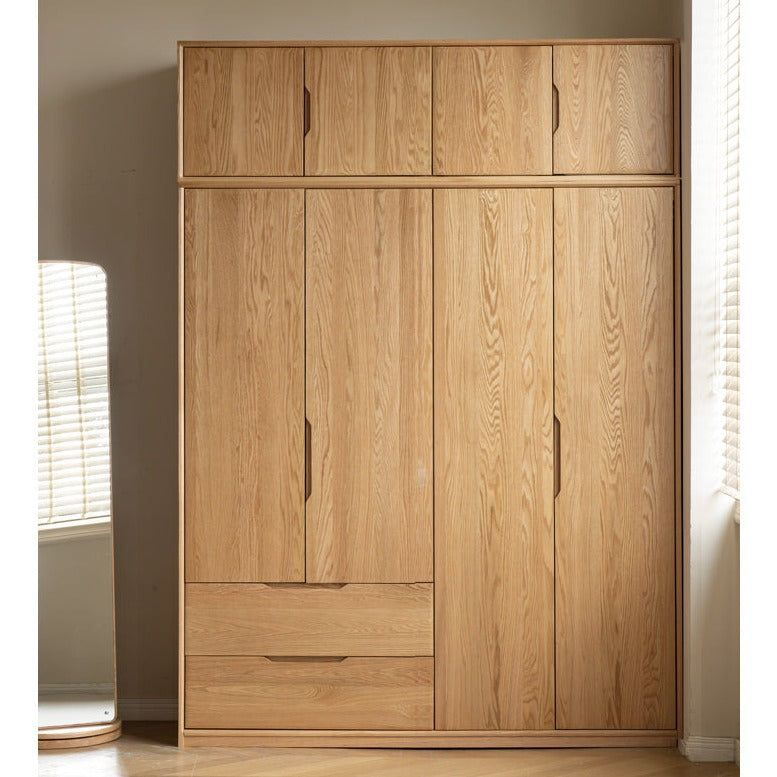 Exploring the Craftsmanship Behind Oak Solid Wood Wardrobes