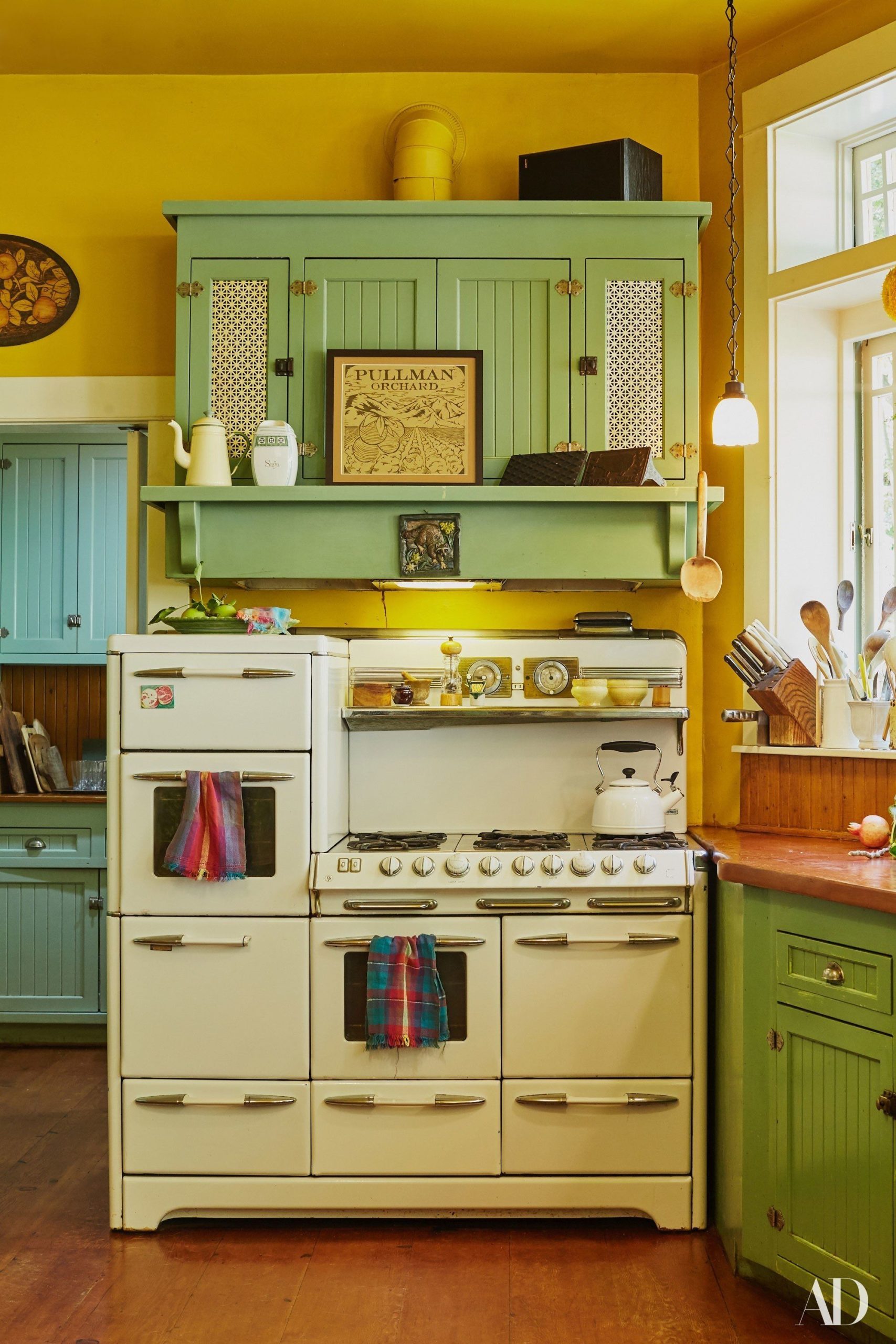 Old Fashioned Kitchen Ideas - Kitchen Ideas for Echoes of the Past How Vintage Pieces Can Grace Your Kitchen with Demure Style