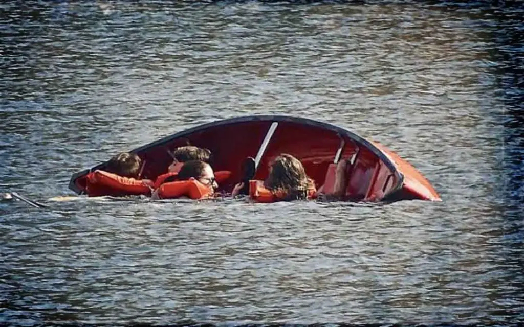 Can A Canoe Sink? A Beginner&amp;#039;s Guide To Safety - Ruggedoutdoorsguide.com pertaining to Eden Bath Eb_S005Bl-H Stone Canoe Bathroom Sink In Honed Black Limestone