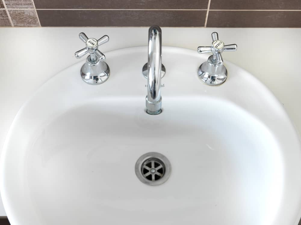 Fireclay Vs Porcelain Sink: What Is The Difference? | Mr. Kitchen Faucets regarding Understanding the durability and maintenance of fireclay bathroom sinks