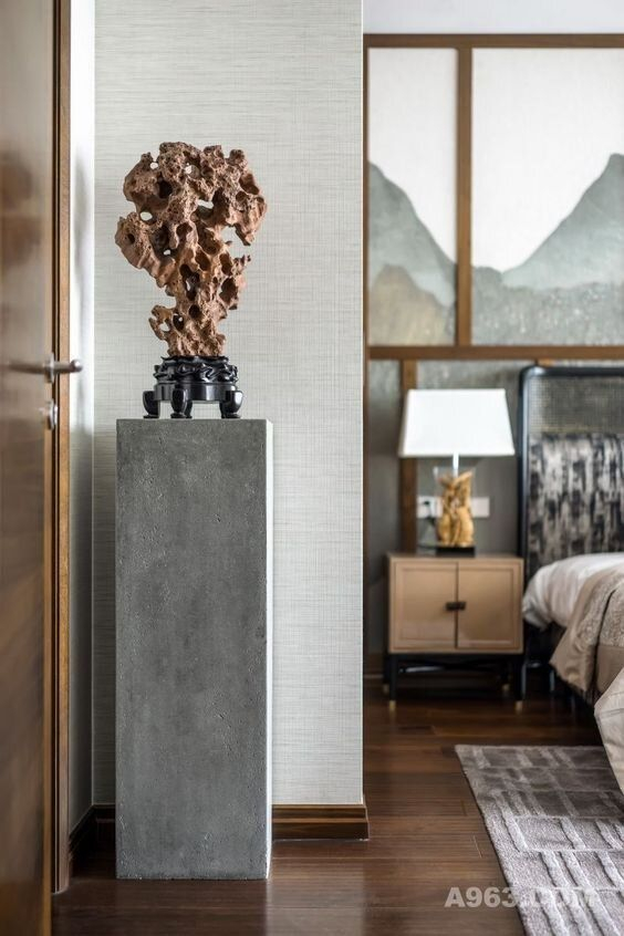 Choosing the Right Ceramic Pedestal for Contemporary Living Spaces