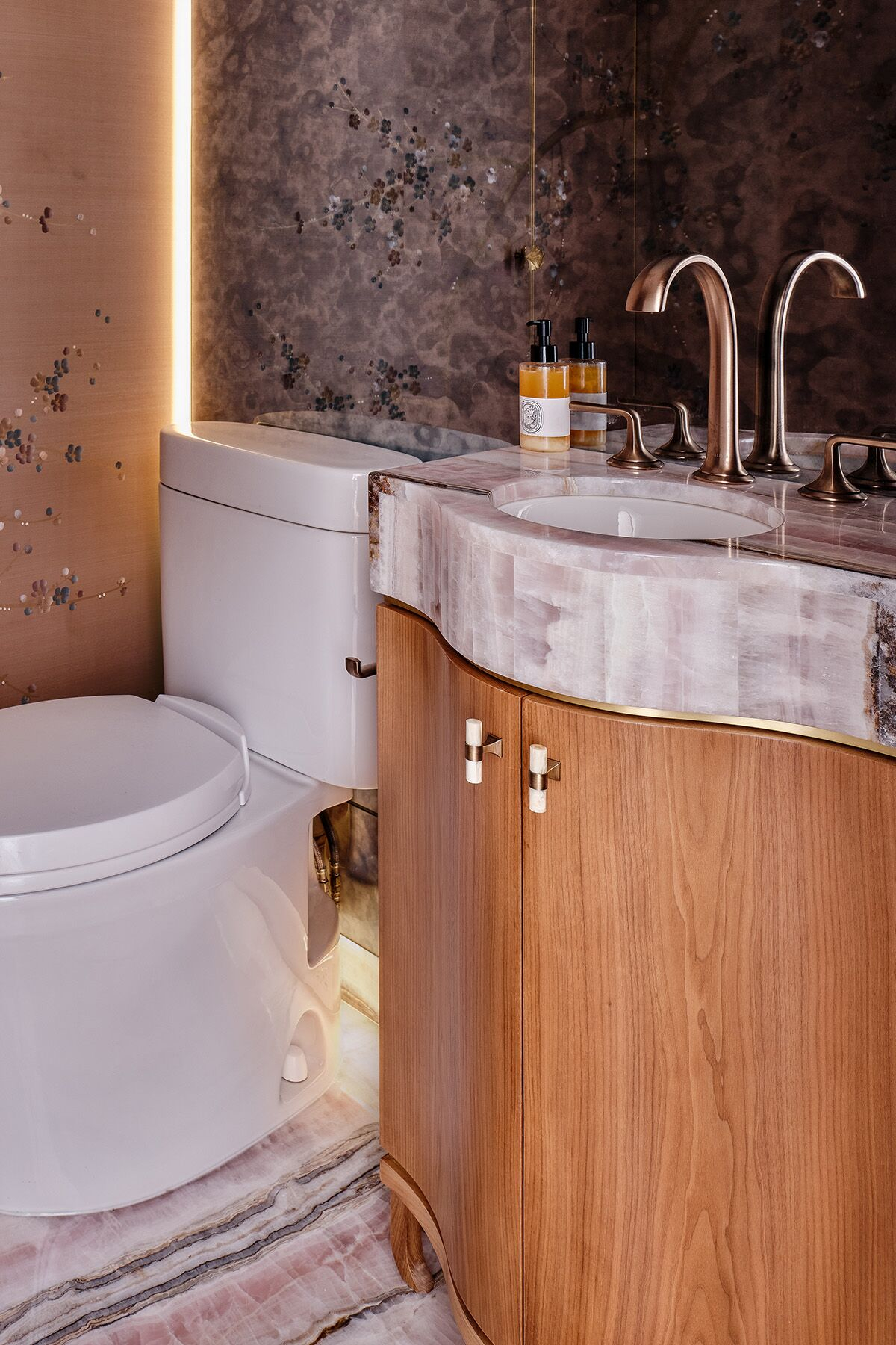 How Miseno's Onyx Bathroom Sink Combines Aesthetic Design with Practical Functionality