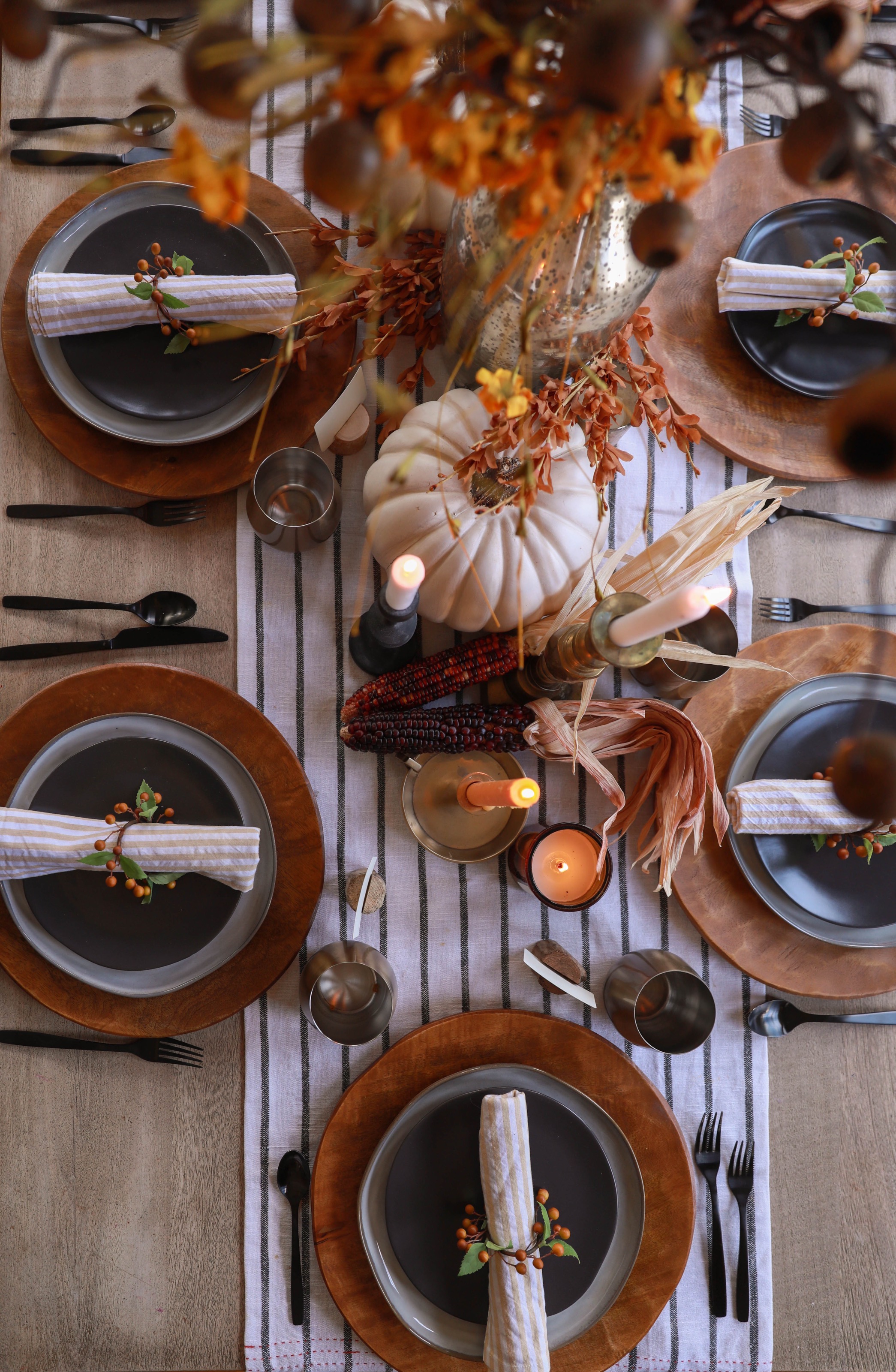 Designing a Seasonal Fall Table Setup Using Foraged Elements and Everyday Dinnerware