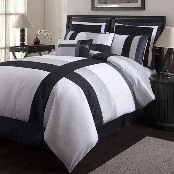 Essential Tips for Keeping Your Black and White King Bedding Looking Fresh 3