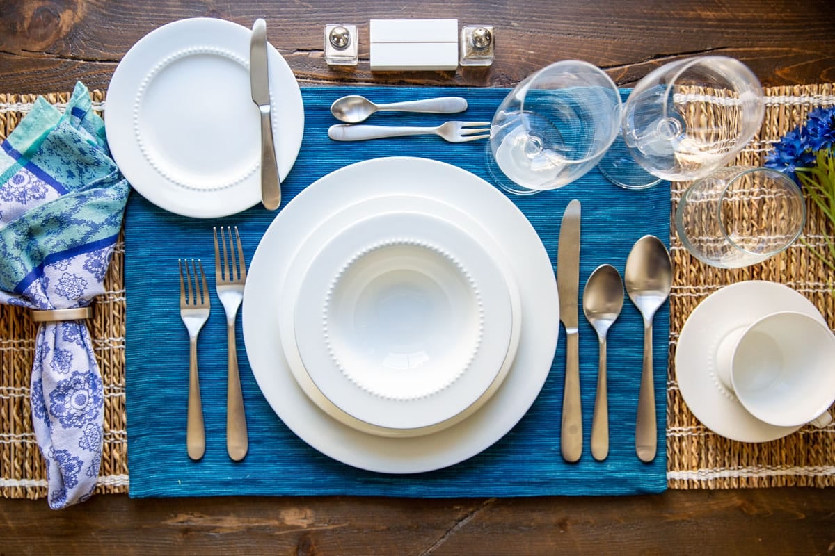 Five Essential Rules for Arranging Chairs and Silverware for Any Occasion 4