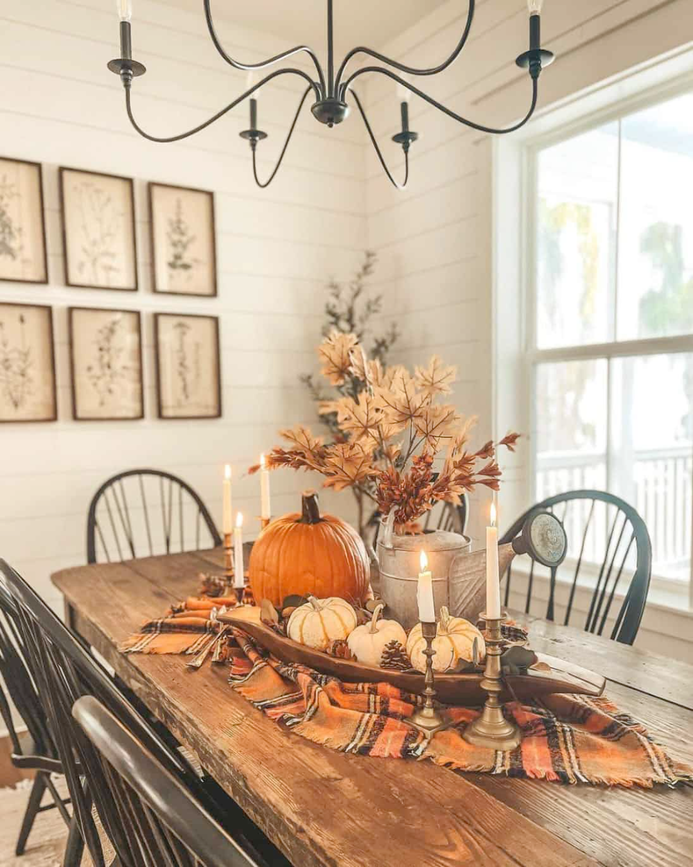 The Art of Setting a Welcoming Fall Table for Family and Friends 3