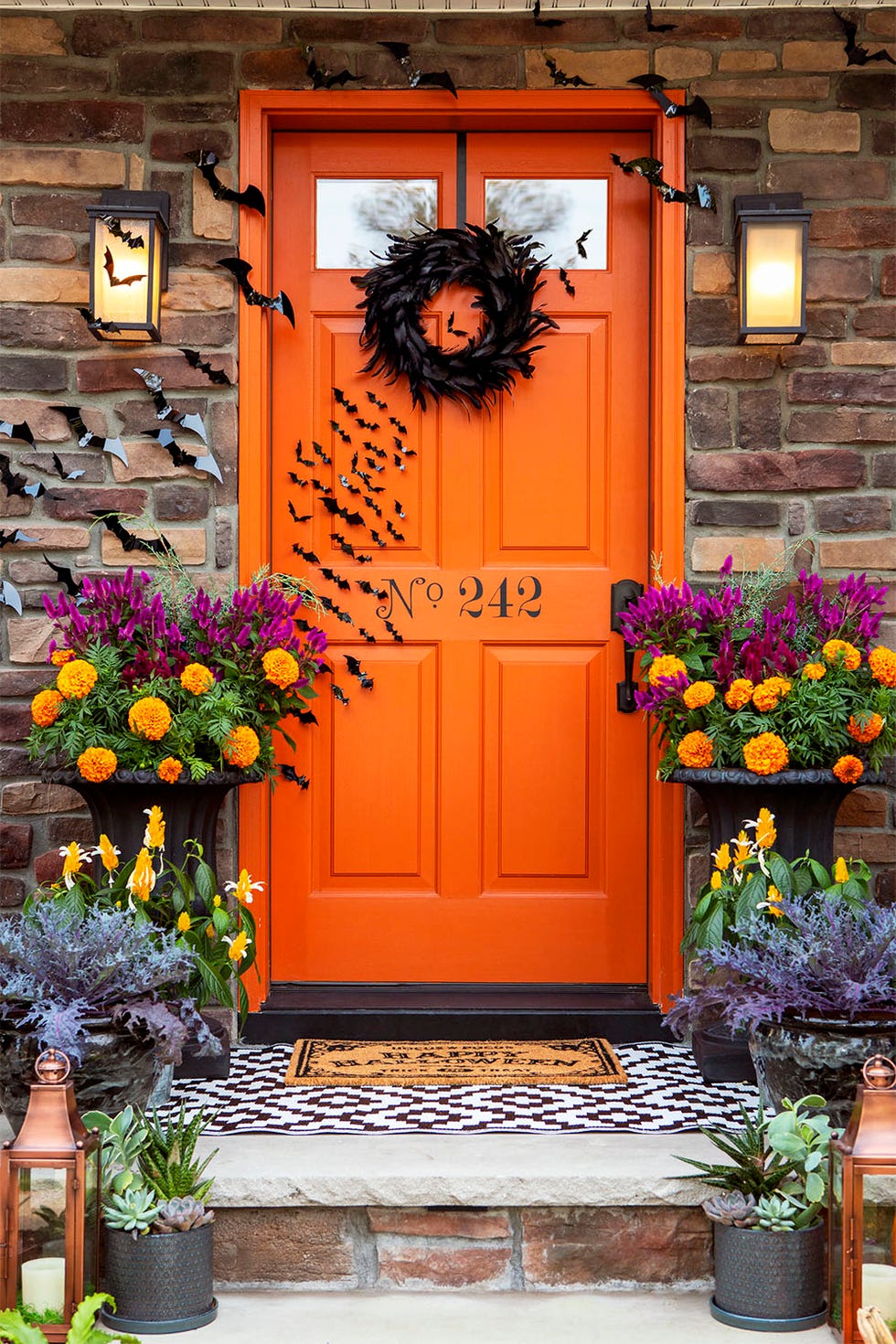 Thoughtful design strategies for styling apartment doors and small entryways for Halloween 2026 2