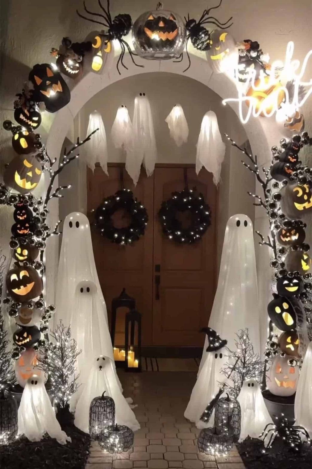 Transforming Your Entryway With a Simple Halloween Arch Structure 3