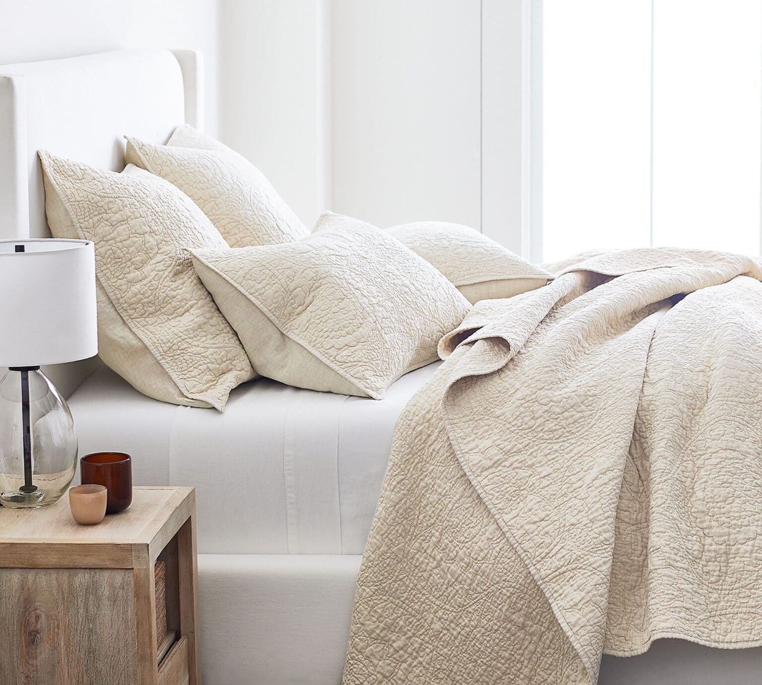 Why a Lightweight Coverlet Might Be the Missing Piece in Your Bedding 4
